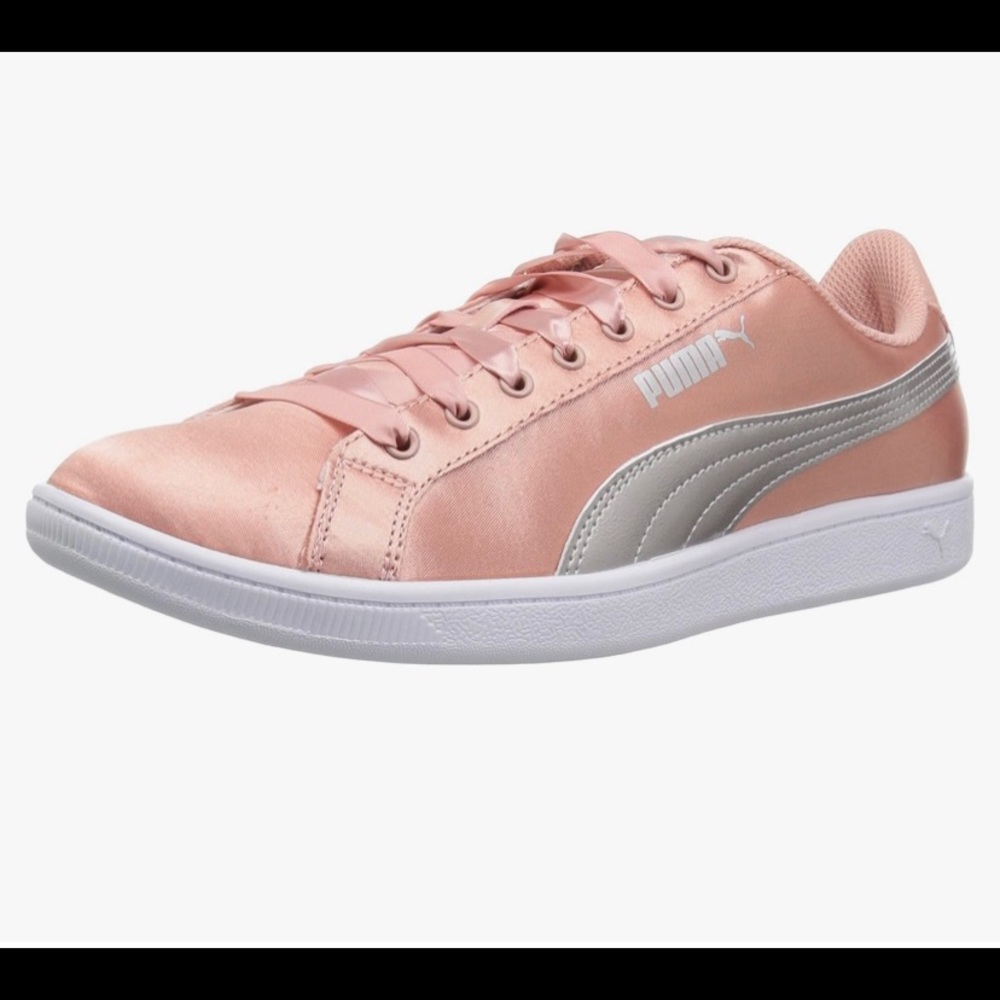 NWT Puma Vikky Blush Women’s Peach Pink Silver En Pointe Athletic Shoes Sneakers - Picture 2 of 8